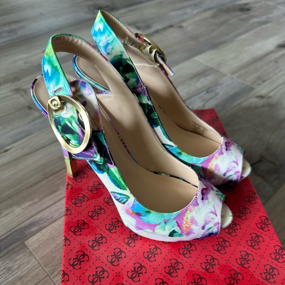 Guess fabric heels in multi - Picture 1 of 4